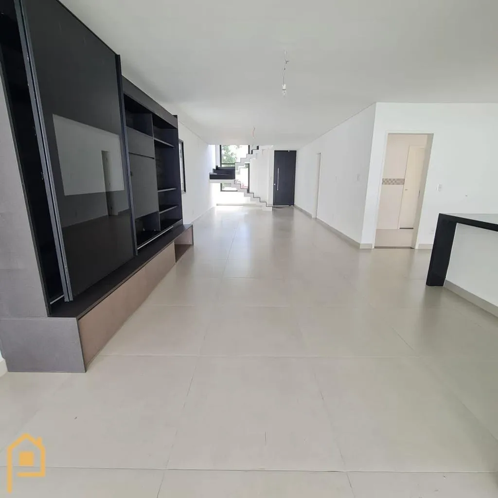 Imagem Casa à venda 3 Quartos, 3 Suites, 2 Vagas, 330M², Taubaté Village, Taubaté - SP | Condominio Taubaté Village