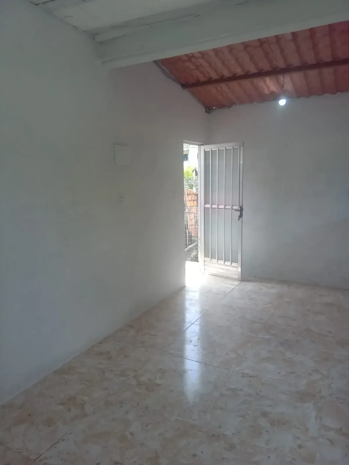 Imagem Kitnet com 1 Quarto para Alugar, 30 m² em Paripe - Salvador