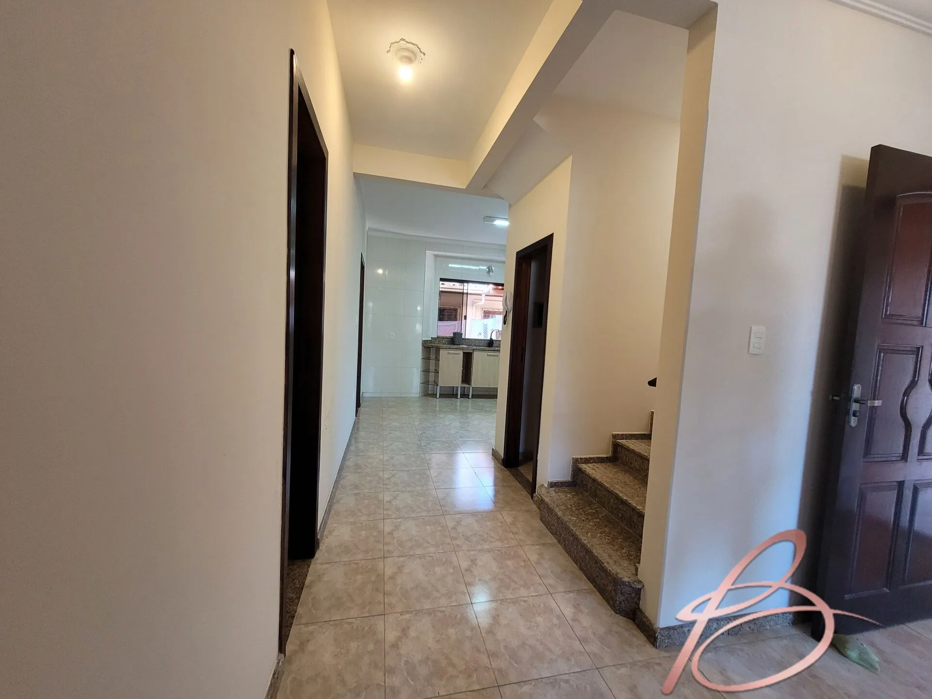Imagem Excelente casa no centro de Balneário Camboriu