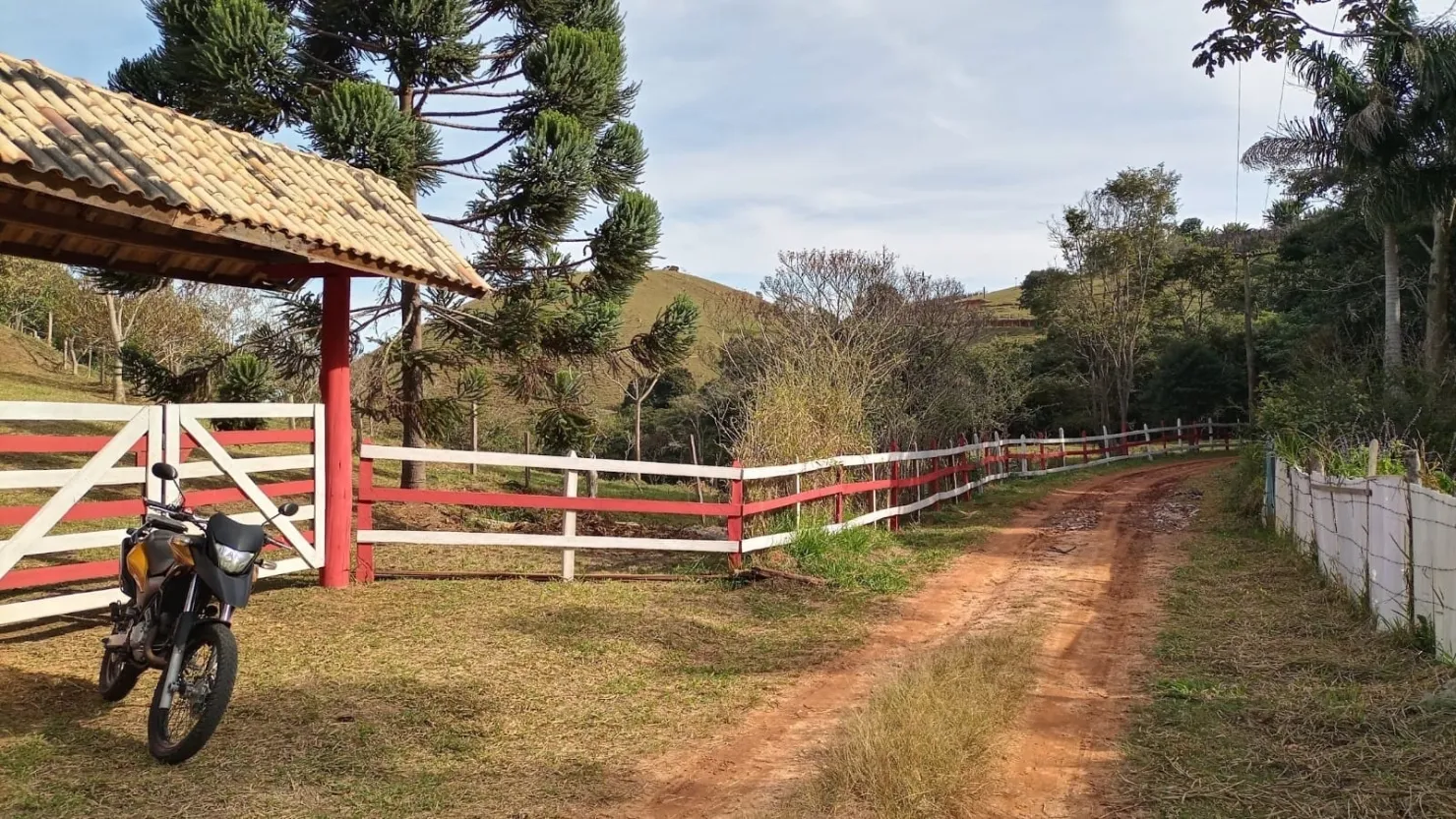 Imagem Chácara à venda 2 Quartos, 4 Vagas, 24000M², Pouso Frio, Pindamonhangaba - SP