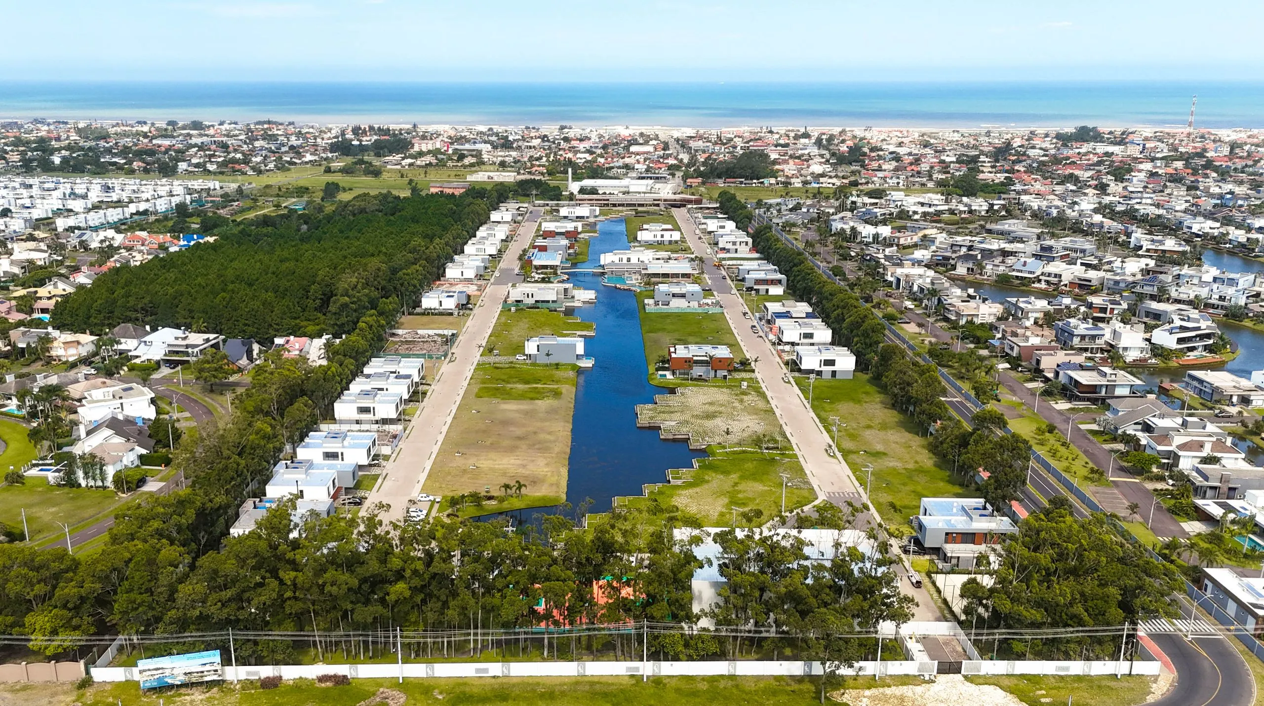 Imagem Casa de condomínio à venda em Xangri-lá, Atlântida, com 4 quartos, 294m2