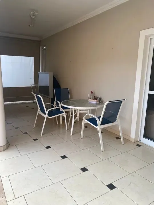 Imagem Casa Sobrado de 360m² Localizada no Granja Olga I!