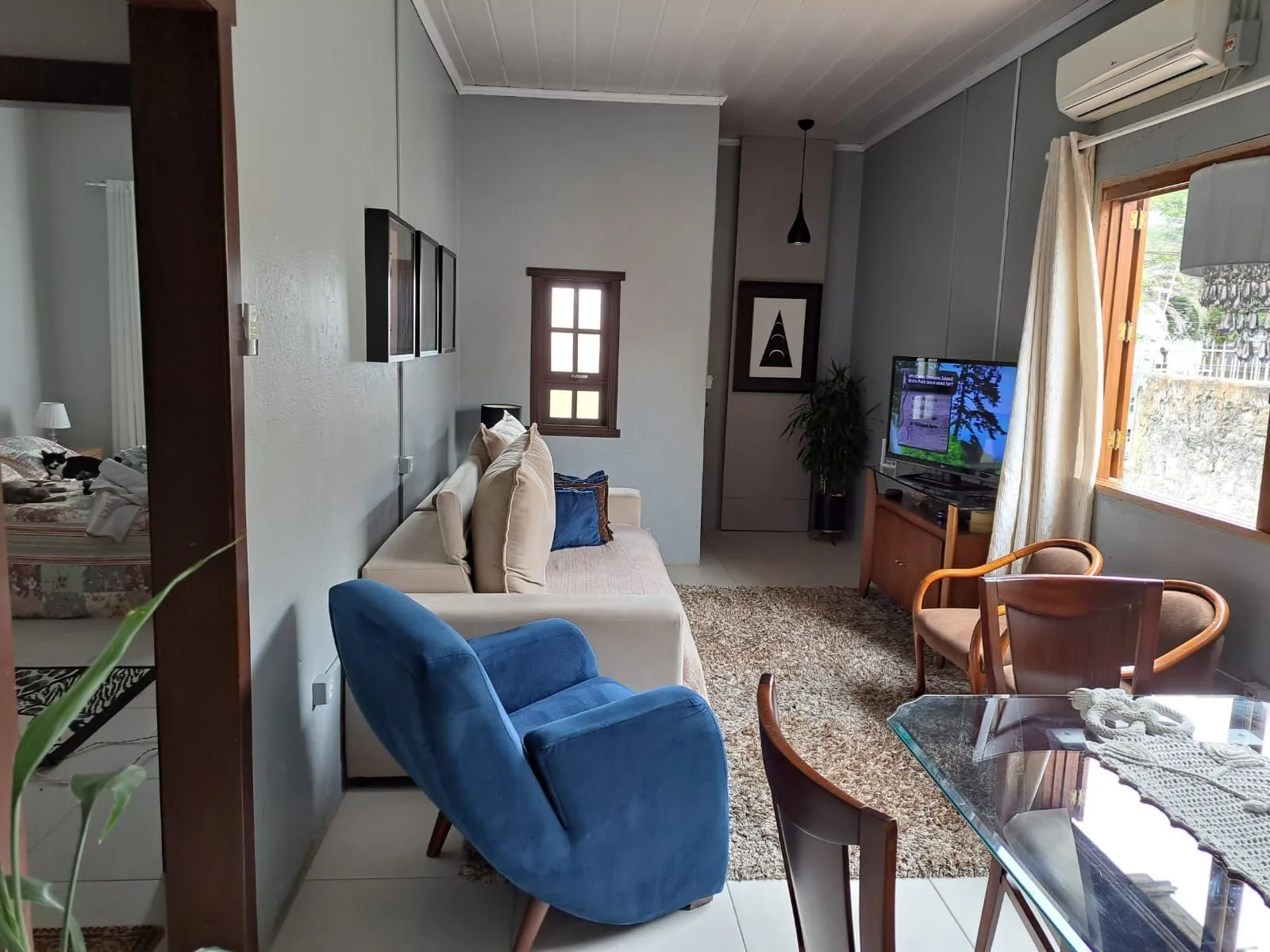 Imagem Casa com 02 quartos (01 suíte), 03 vagas no Bairro Sarandi em Porto Alegre