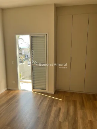 Imagem Apresentamos esta magnífica casa assobradada localizada no exclusivo Condomínio Porto Seguro Villa...