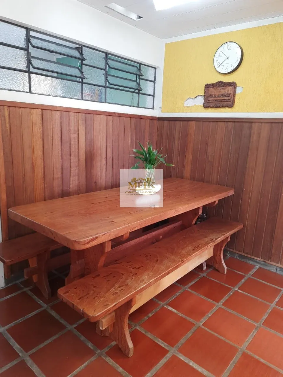 Imagem Imperdível: Casa à venda em Curitiba-PR, Boa Vista, 3 quartos, 1 suíte, 1 sala, 2 banheiros, 4 vagas de garagem.