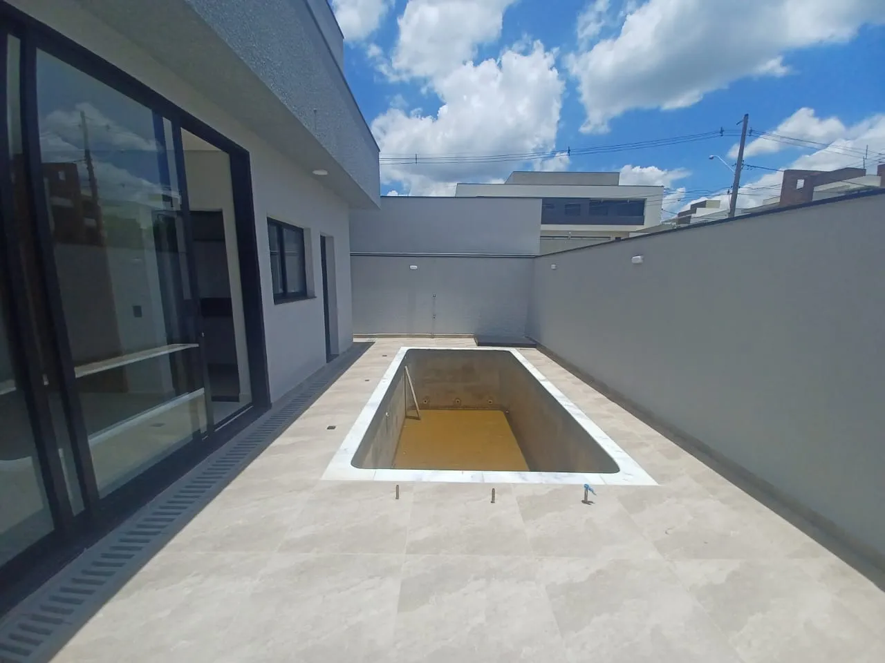 Imagem Impressionante casa térrea de 400m² com 5 dormitórios no Terras de São Lucas