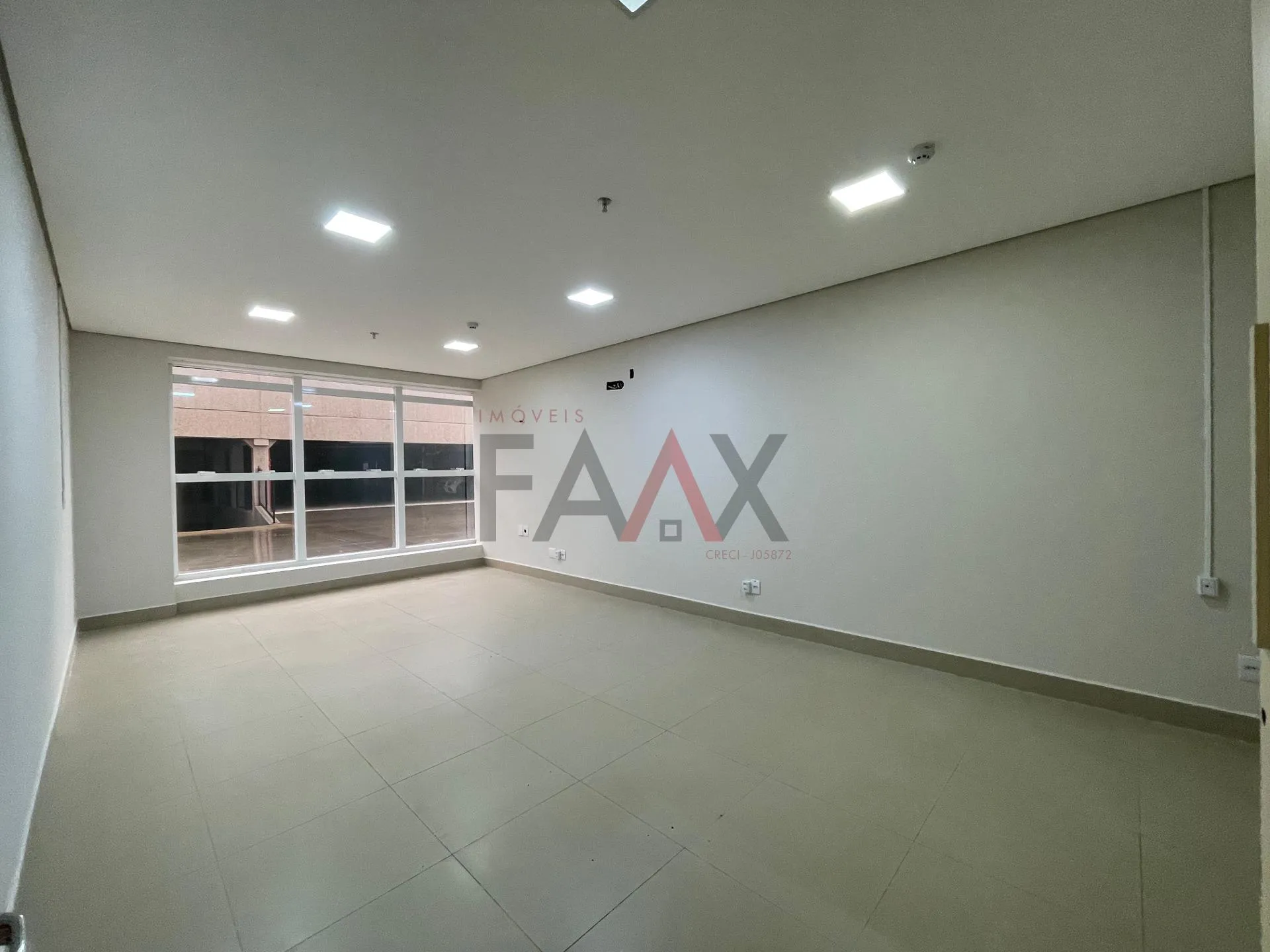Imagem Sala Comercial no Térreo com 3 Ambientes  Cidade dos Lagos