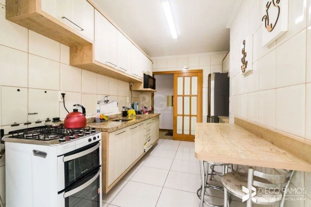 Imagem Apartamento para Venda - 79m², 2 dormitórios, 1 vaga - Partenon