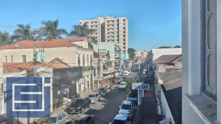 Imagem Casa com 6 dormitórios para alugar por R$ 5.000/mês - Rua José Ângelo Calafiori, Centro - Socorro/SP