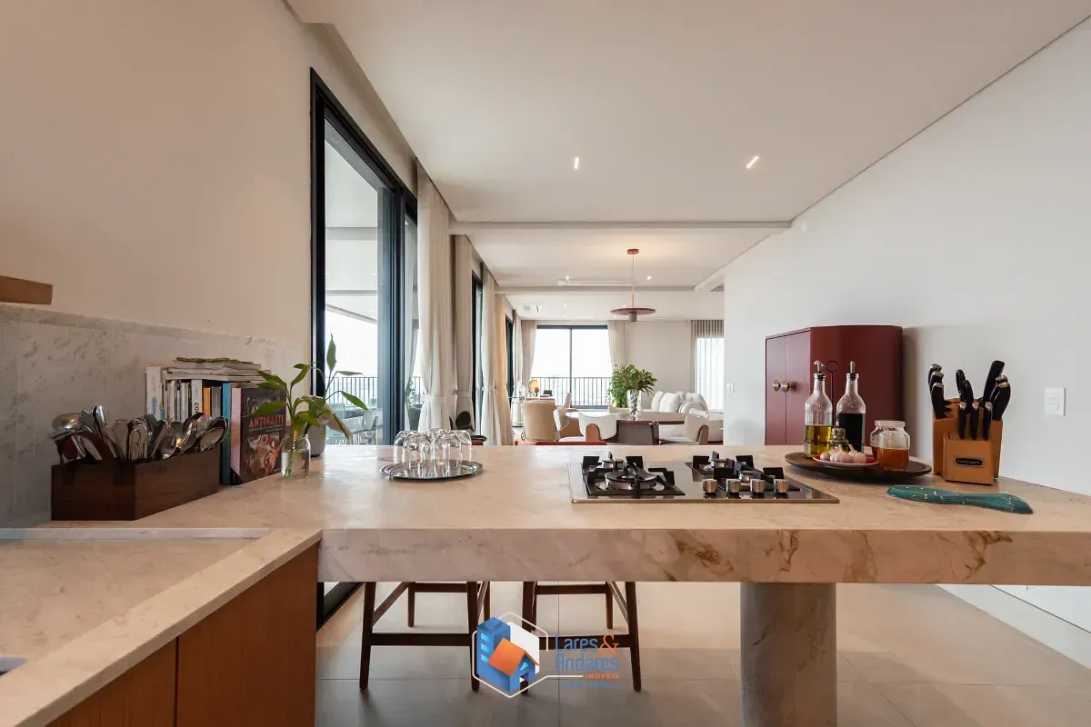 Imagem Cobertura para venda em Vila Madalena com 3 quartos, sendo 3 suítes, 381m²