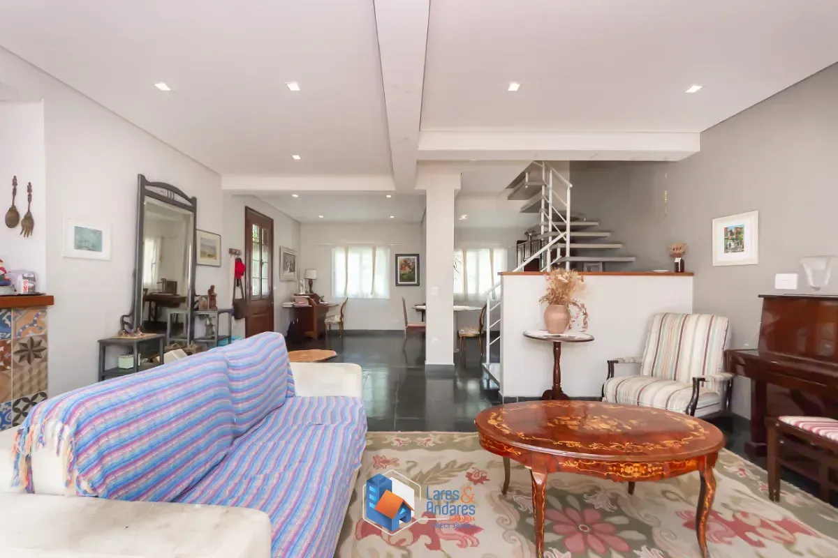 Imagem Casa de vila para venda em Aclimação com 4 quartos, sendo 1 suíte, 247m²