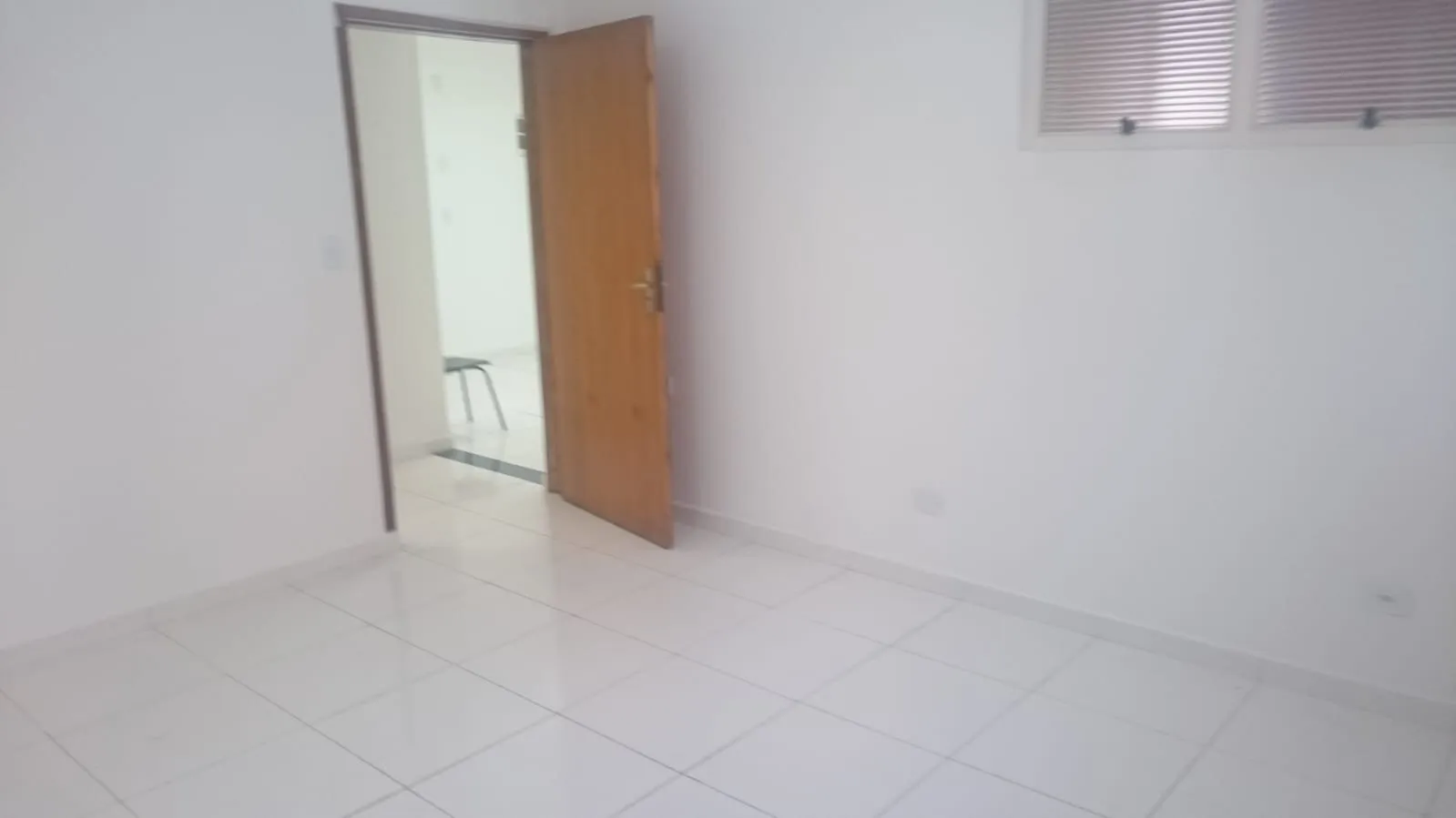 Imagem Imóvel Comercial de Esquina no Campolim - 9 Salas, 2 Recepções e Estacionamento