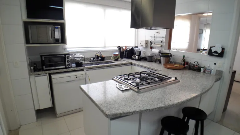 Imagem Apartamento com 3 Quartos à Venda, 248 m² em Vila Suzana - São Paulo