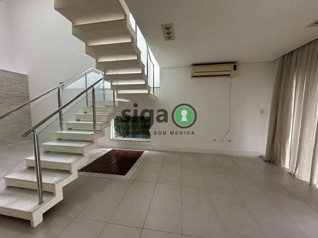 Imagem Oportunidade Casa Ampla com 3 Suítes, Churrasqueira e Área Gourmet