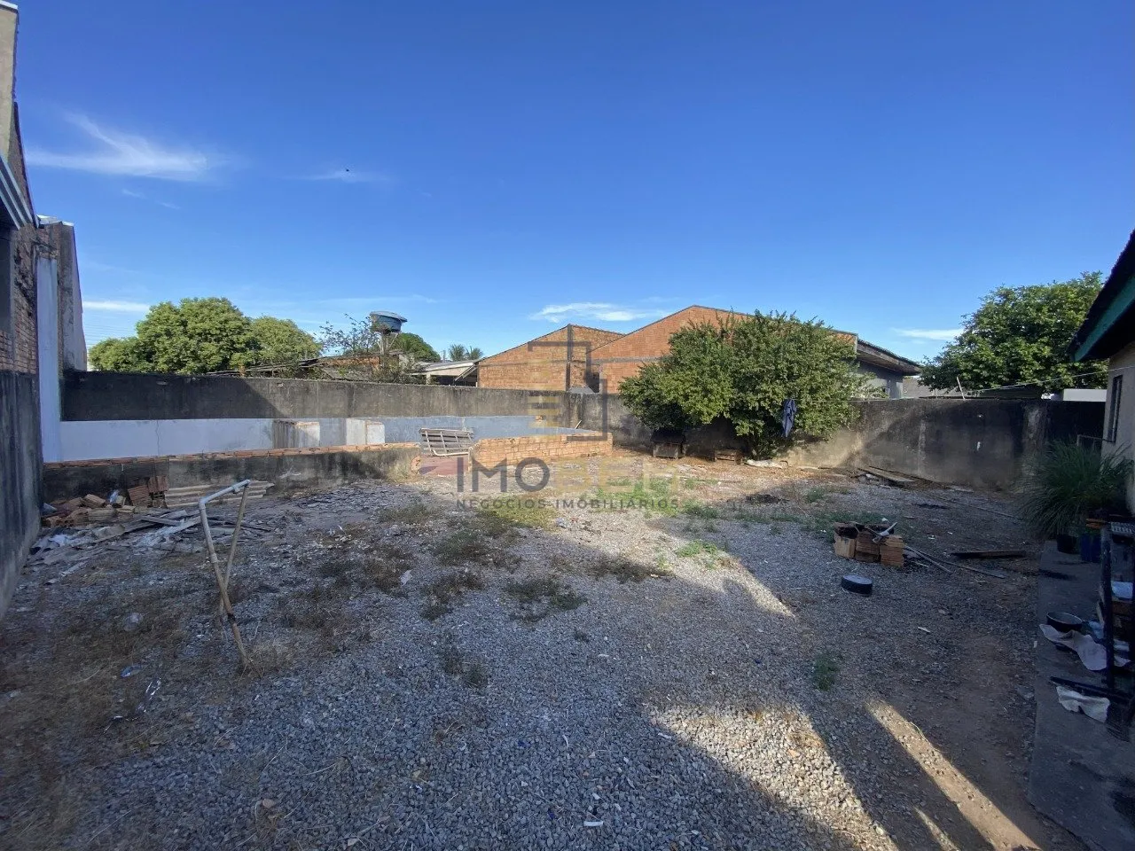 Imagem Linda casa à venda no Jardim das Oliveiras, em Sinop. Com uma área total de 130 m², este imóvel ...