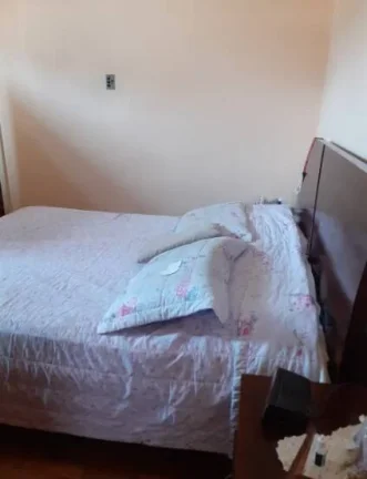 Imagem CASA COM 04 QUARTOS, 03 VAGAS, RUA PLANA NO BAIRRO SERRA