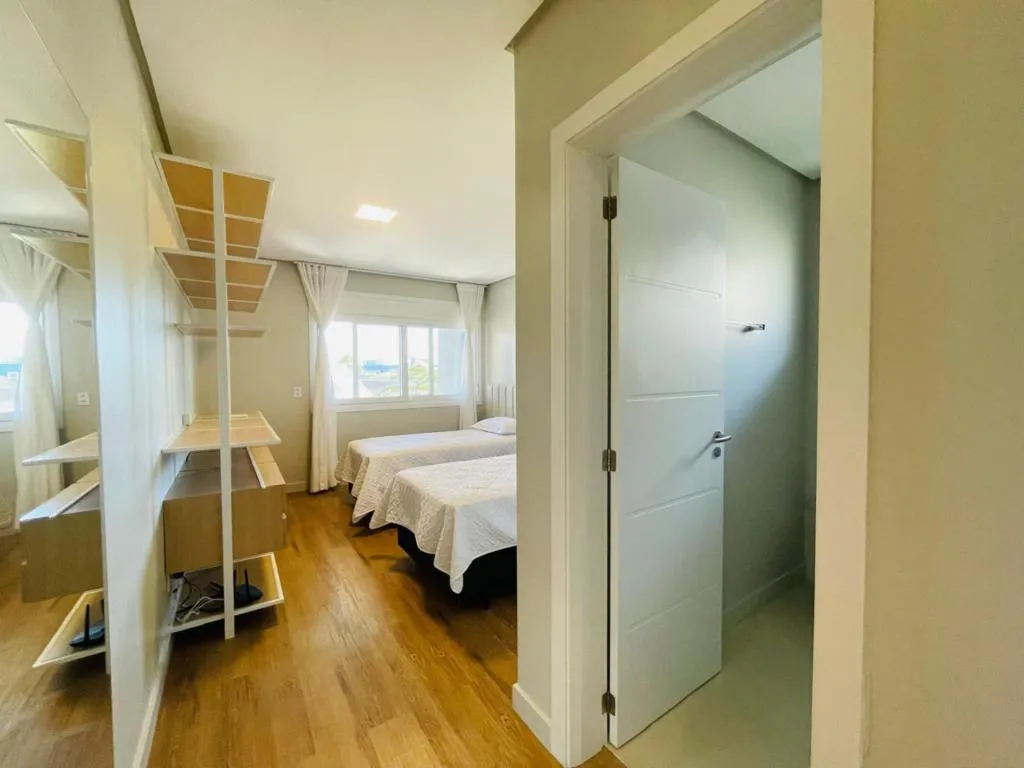 Imagem Casa em Condominio 5 Dormitórios - Bairro xangri-la