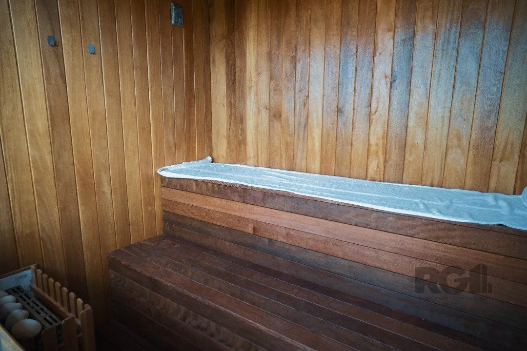Imagem Oportunidade Única! Casa em Condomínio à Beira do Lago com 4 Suítes, sendo uma Térrea e uma Suíte Master Espetacular!