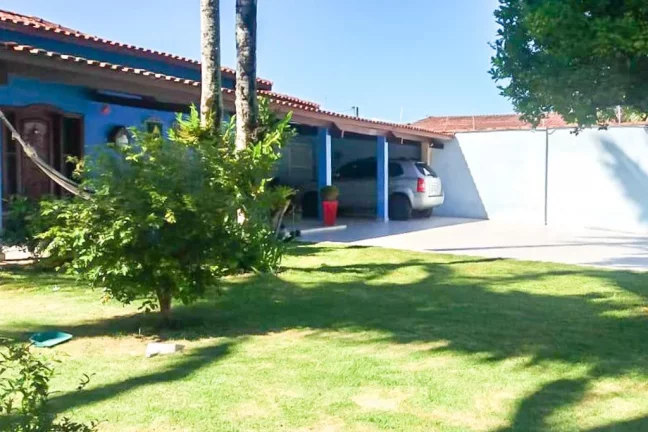 Imagem Praia do Guaiúba - Excelente casa há uma quadra da praia - OPORTUNIDADE !!!