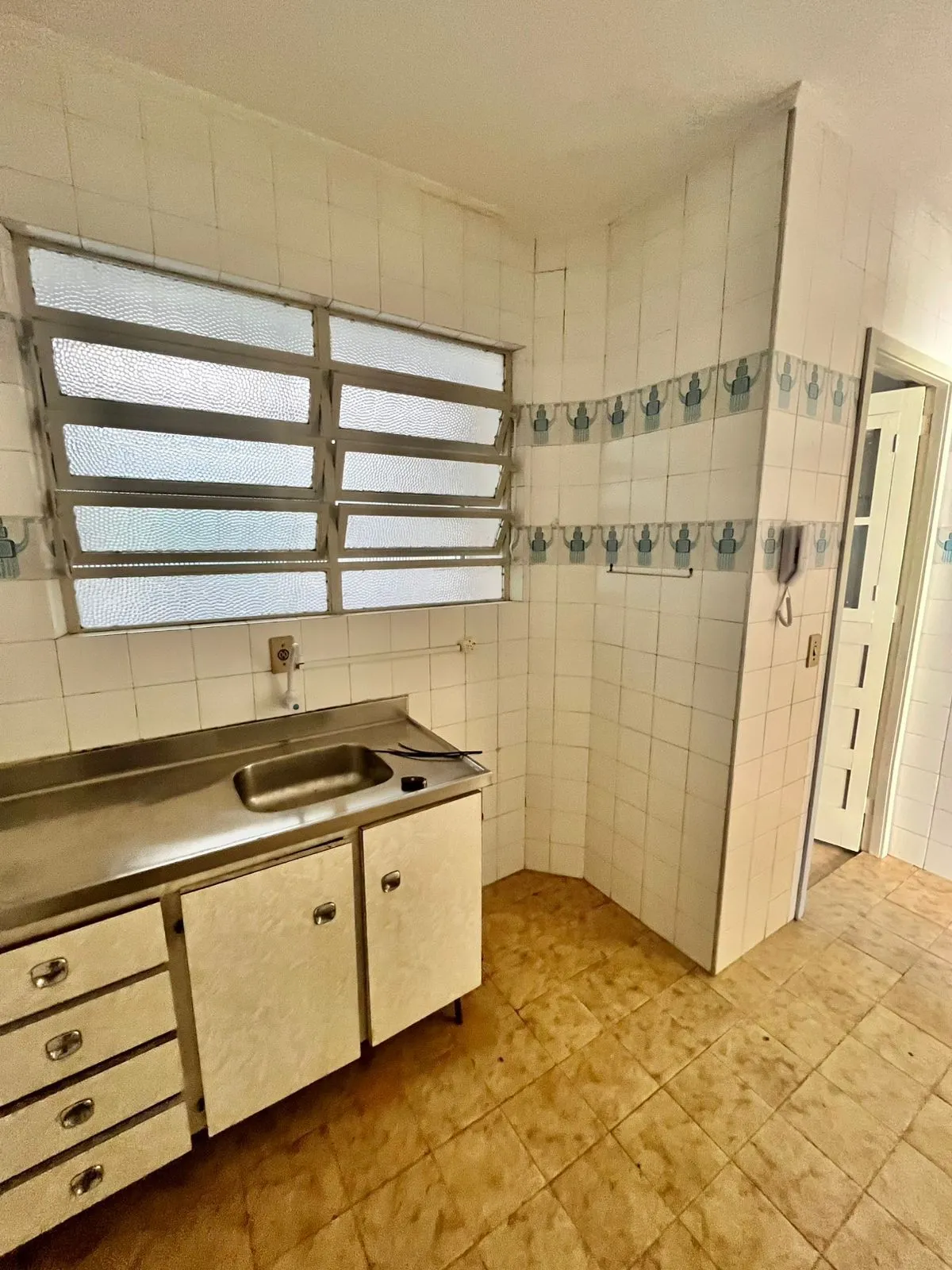 Imagem 02 dorm, 73 m², sol da tarde, com vaga, dep e banho aux, no Passo da Areia
