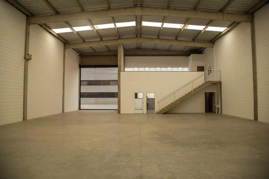 Foto do imóvel Galpão Comercial e Industrial 500m² em Condomínio para alugar em Sorocaba na Rodovia Raposo Tavares, Km 102 em PARQUE RESERVA FAZENDA IMPERIAL, SOROCABA - SP
