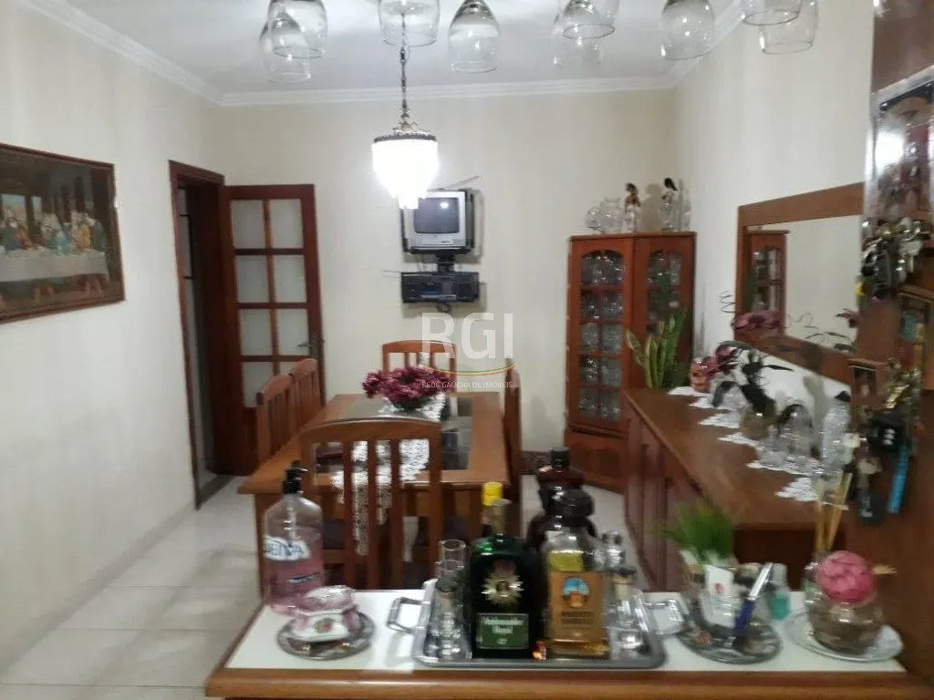 Imagem Casa para Venda - 197m², 3 dormitórios, 4 vagas - Sarandi