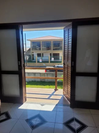 Imagem Imperdível oportunidade de adquirir uma casa com 3 quartos e 6 vagas de garagem em Balneário Rincão-SC, Zona Norte! BRP012