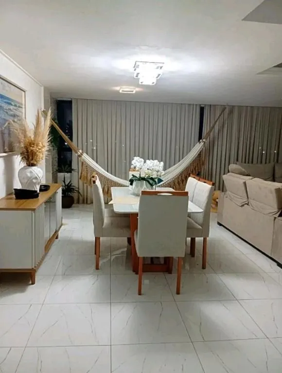 Imagem Cobertura de alto padrão com 182 m², 3 quartos, jacuzzi, churrasqueira privativa e localização privilegiada em Intermares.
