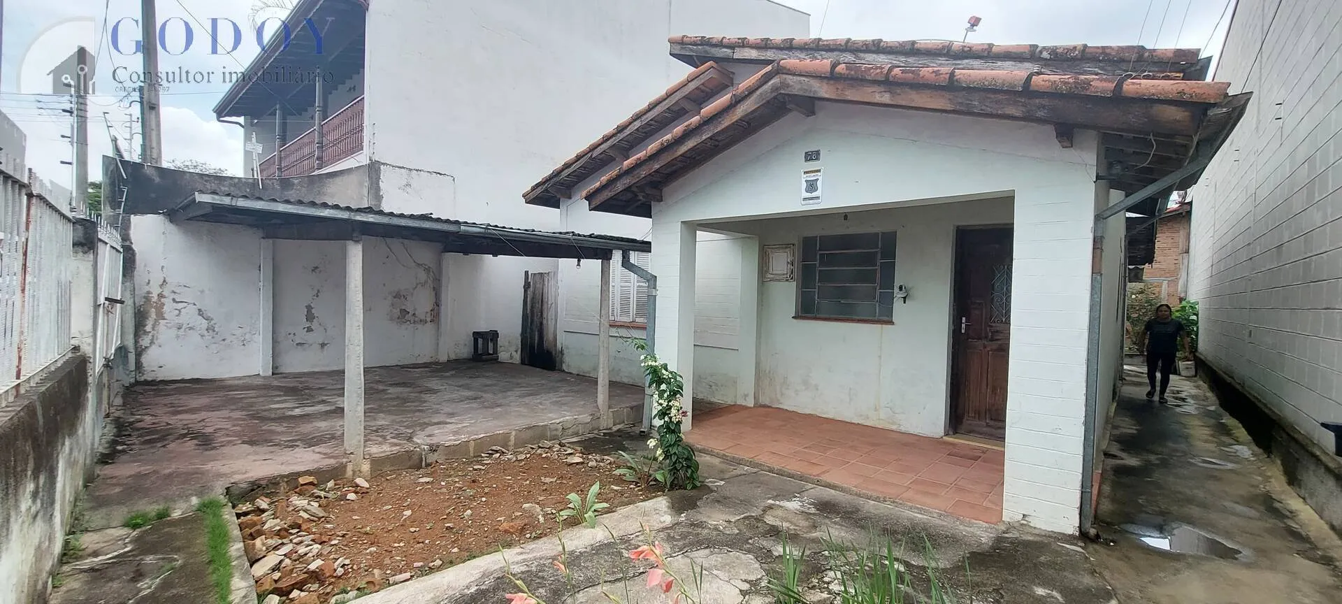 Imagem Casa Próxima ao Centro com casa de fundo