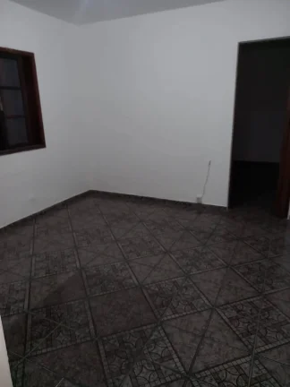 Imagem Sobrado Ótima Localização 125 m2 5 Dormitórios e 2 Vagas de Gargens