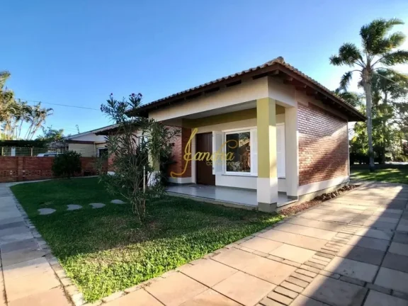 Imagem Excelente Casa em Atlântida! Composta 3 dormitórios todos com closet , sendo 1 suite