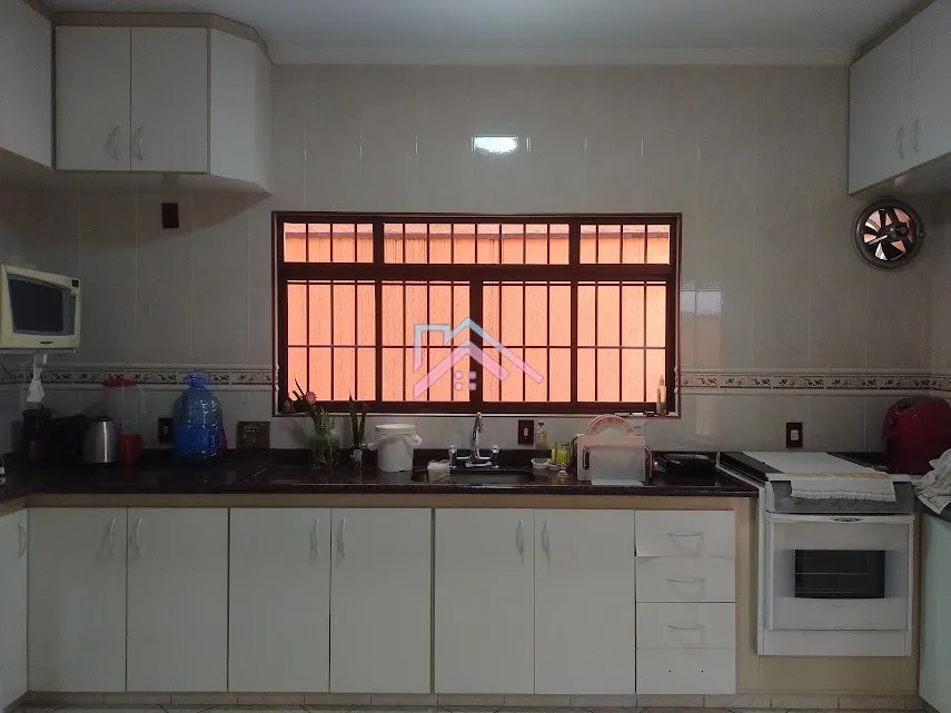 Imagem Casa à venda Vila Jeriva - Área útil 177 m2 com 3 dormitórios suíte / 2 vagas / Excelente localizaçã