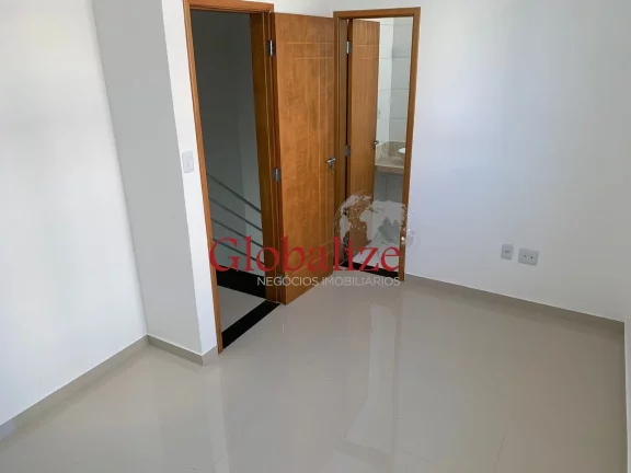 Imagem Casa com 2 súites e 2 vagas à venda no Bairro Campo Grande em Santos por 674.000,00.