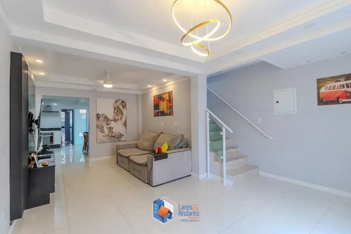 Foto do imóvel Casa para venda em Jardim Umuarama com 3 quartos, sendo 1 suíte, 149m² em Rua Suméria