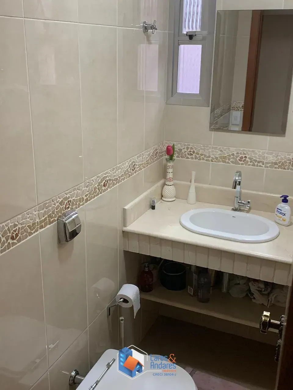 Imagem Sobrado para venda em Planalto Paulista com 3 quartos, sendo 2 suítes, 250m²