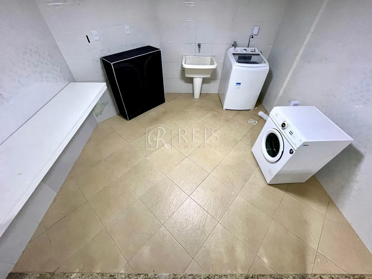 Imagem Casa para Venda em Rio das Ostras, Novo Rio Das Ostras, 5 dormitórios, 3 suítes, 5 banheiros, 4 vagas
