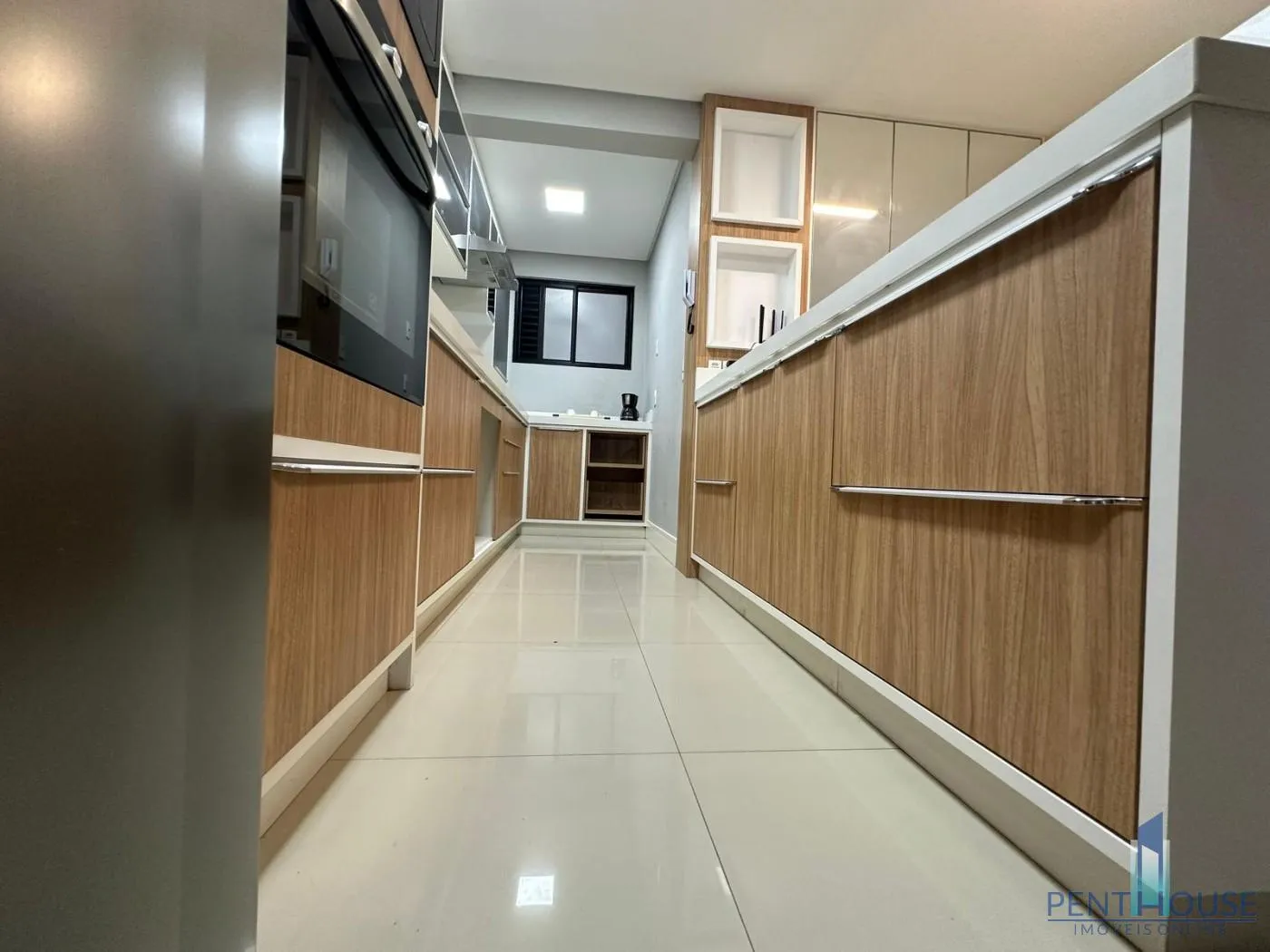 Imagem Apartamento com Terraço para Venda em Balneário Camboriú, Praia dos Amores, 2 dormitórios, 2 suítes, 3 banheiros, 2 vagas