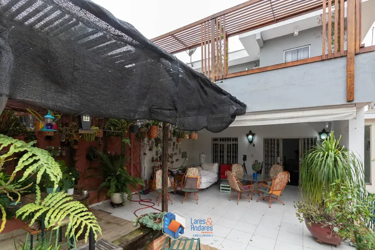 Imagem Sobrado para venda em Alto da Lapa com 3 quartos, sendo 1 suíte, 330m²