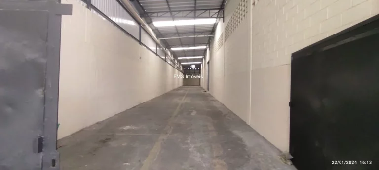 Imagem Galpão com 3600m² em Taboão da Serra - SP