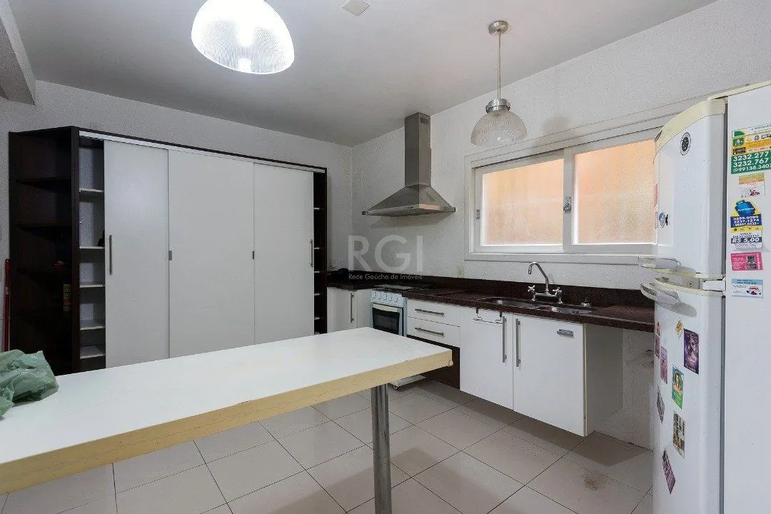 Imagem Casa para Venda - 430m², 4 dormitórios, sendo 1 suites, 5 vagas - Cristal