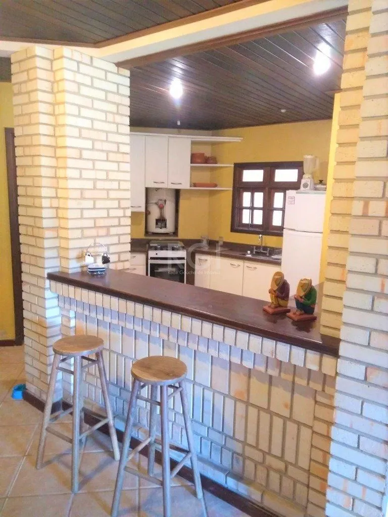 Imagem Casa para Venda - 219m², 3 dormitórios, sendo 1 suites, 4 vagas - Menino Deus