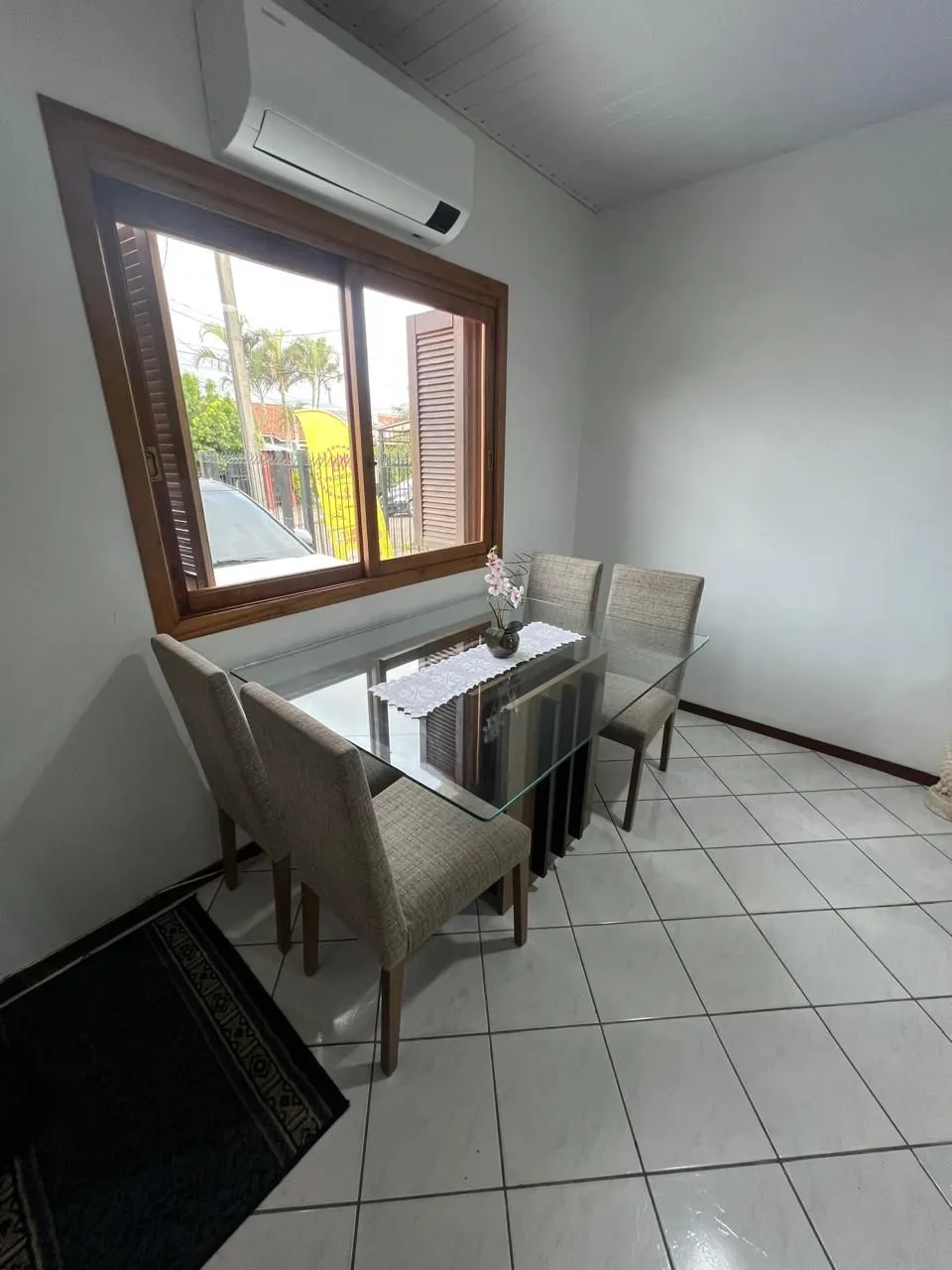 Imagem Impecável Casa Mobiliada com 3 Dormitórios localizada no loteamento Moradas do sul