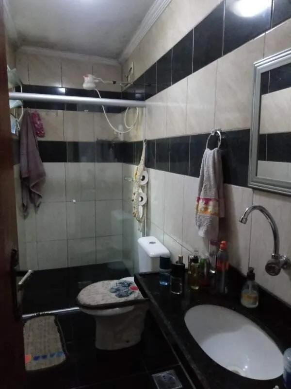 Imagem 3CASAS NO TERRENO+1 CASA DE 3 QUARTOS MUITO AMPLA COM SUÍTE+8VAGAS