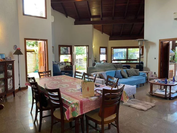 Imagem Casa à Venda em Jurerê, 08 Dormitórios, 06 Vagas Garagem, 330m2 - Florianópolis/SC