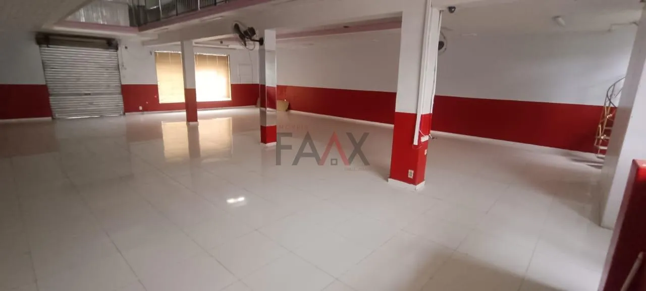 Imagem Sala Comercial Espaçosa no Centro Ideal para Escritório ou Consultório