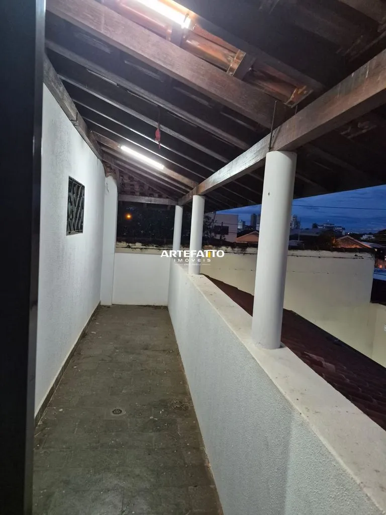 Imagem Sobrado Vila Santa Cruz, 3 dorm. sendo uma suíte com closet e sacada.