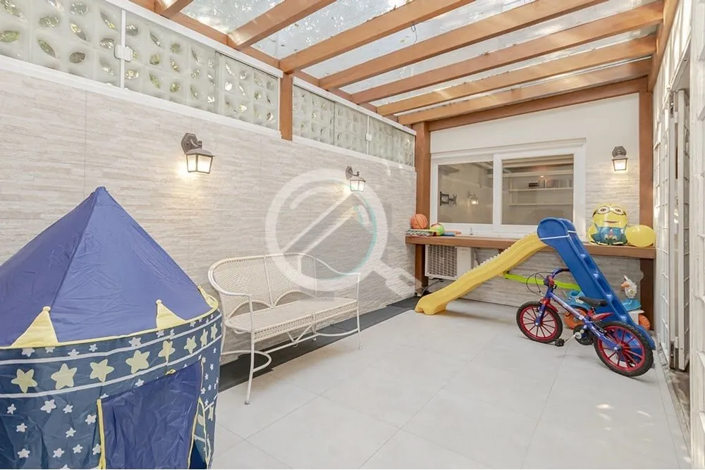 Imagem Ótimo Apartamento à Venda no Bairro Mont'Serrat. Localizado na prestigiada Rua Pedro Ivo, uma rua ...