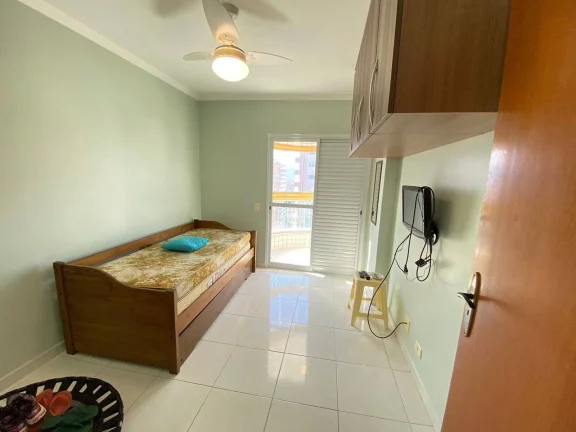 Imagem Apartamento 3 dormitórios na quadra da praia no Campo da Aviação