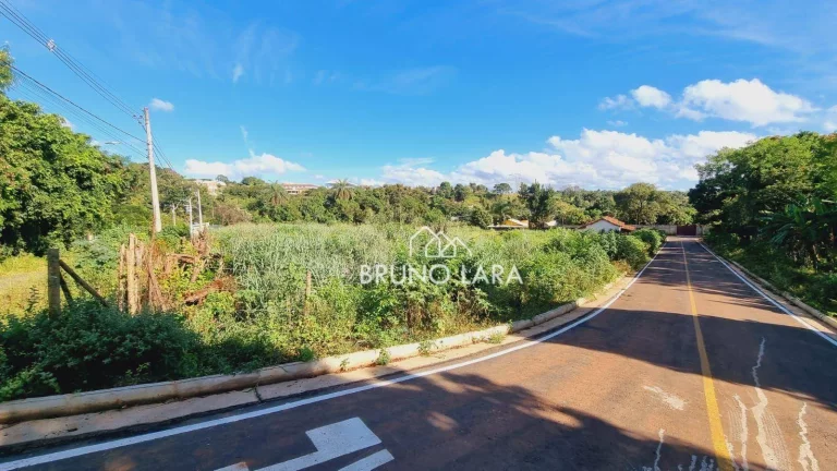 Imagem Área à venda bairro São José em São Joaquim de Bicas /MG.