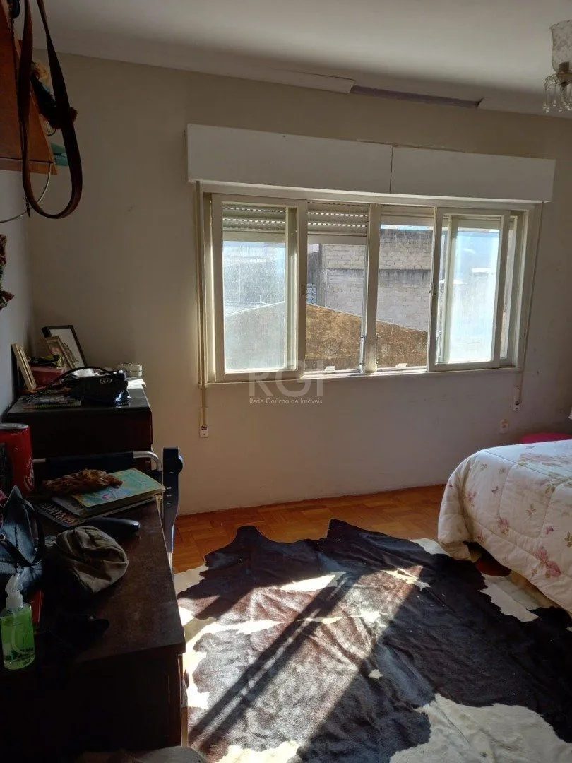 Imagem Apartamento para Venda - 150m², 3 dormitórios, 1 vaga - Bom Fim
